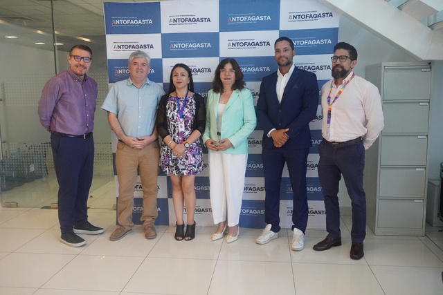 SLEP Antofagasta firma convenio con el IND y refuerza su compromiso con el deporte entre los estudiantes